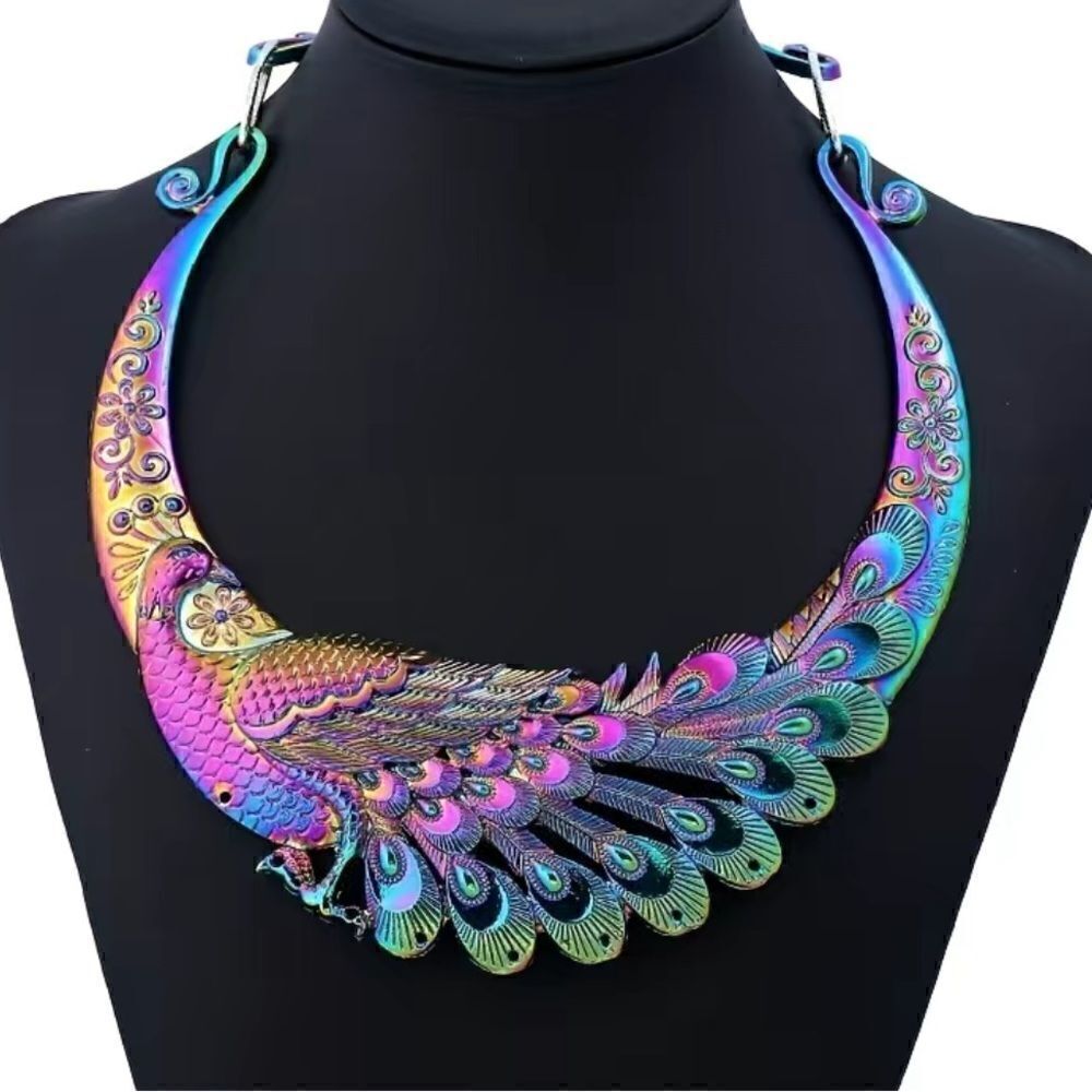 Two for price of one peacock-comb set& beautiful collar necklace